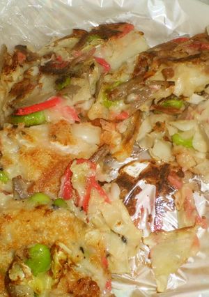 お好み焼きに残り物のおかずを入れる！-レシピのメイン写真