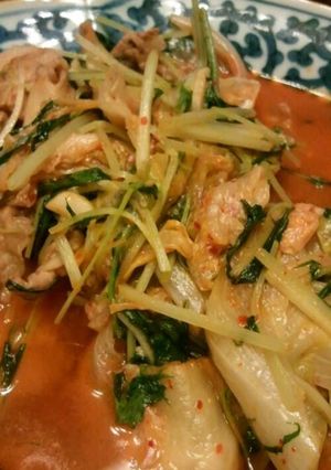 夏バテ防止！水菜とレタスの豚キムチ炒め-レシピのメイン写真