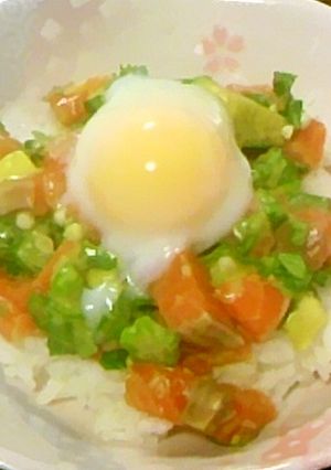 サーモンとアボカドのトロトロ丼-レシピのメイン写真