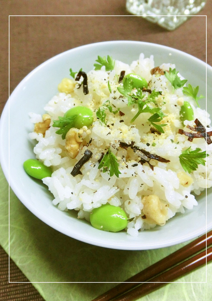 胡桃・枝豆と　ハーブ塩・塩昆布の混ぜご飯-レシピのメイン写真