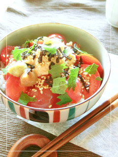 トマトとツナと塩昆布の梅わさび丼-レシピのメイン写真