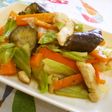 切り方次第!!鶏ムネ染みしみぃ♪野菜炒め
