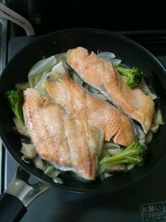 鮭と野菜のフライパン蒸し-レシピのメイン写真