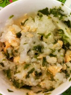 離乳食後期~お粥を美味しく♪鮭わかめ粥-レシピのメイン写真