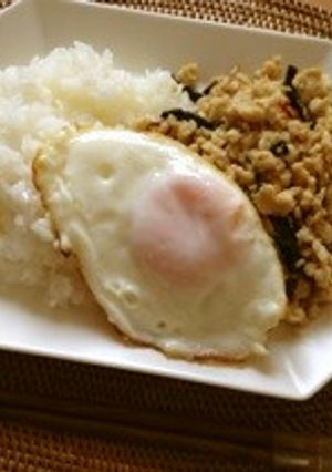 家でタイ料理 ガパオ(鶏挽肉バジル炒め)-レシピのメイン写真