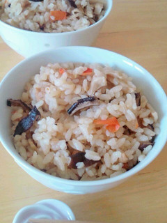 ごま油香る☆つやつやツナの炊き込みご飯-レシピのメイン写真