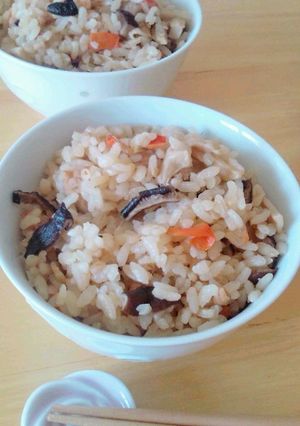 ごま油香る☆つやつやツナの炊き込みご飯-レシピのメイン写真