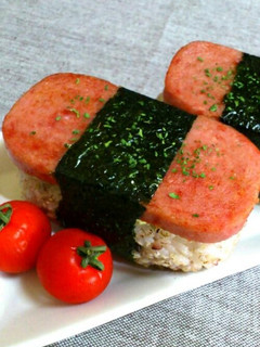 激うま満腹*我が家のスパムおにぎり-レシピのメイン写真