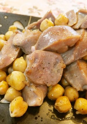ヘルシー！砂肝とひよこ豆のバターソテー☆-レシピのメイン写真