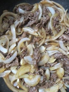 牛肉と玉ねぎのウスターソース炒め-レシピのメイン写真