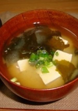 基本のみそ汁☆豆腐とわかめ-レシピのメイン写真