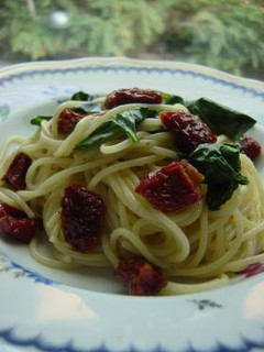 ドライトマトとバジルのパスタspaghetti al pomodoro secchi e basilico-レシピのメイン写真