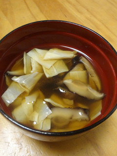 湯葉と干し椎茸のお吸い物-レシピのメイン写真