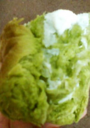 抹茶(本当は緑茶粉末)ホワイトチョコパン-レシピのメイン写真