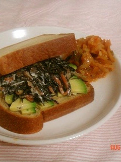 ひじきとアボカドのヘルシーサンドイッチ-レシピのメイン写真