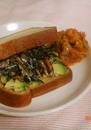ひじきとアボカドのヘルシーサンドイッチ-レシピのメイン写真