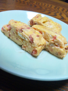 カリカリ梅とチーズの卵焼き-レシピのメイン写真