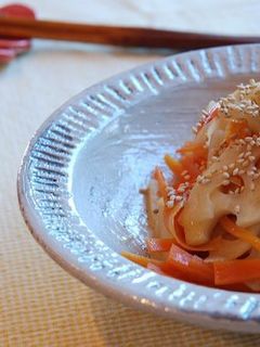 れんこんのテリ胡麻❤甘酢炒め-レシピのメイン写真