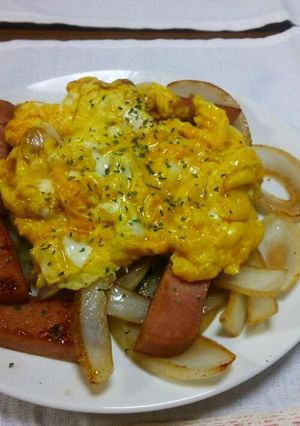 ウィンナーのスクランブル載せ(⌒‐⌒)-レシピのメイン写真