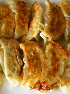 餃子にこっそりピーマンわかるかな♪-レシピのメイン写真