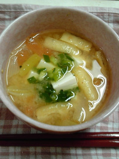 トマトとうすあげのさっぱりピリっ☆味噌汁-レシピのメイン写真