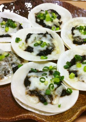 つまみにぴったり！餃子の磯海苔ピザ風-レシピのメイン写真