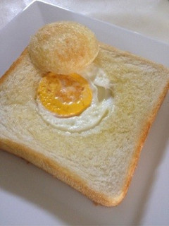 朝から楽しい♬目玉焼きトースト♬-レシピのメイン写真