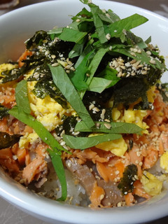 鮭たま丼-レシピのメイン写真