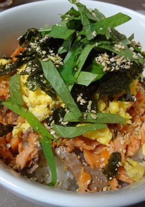 鮭たま丼-レシピのメイン写真