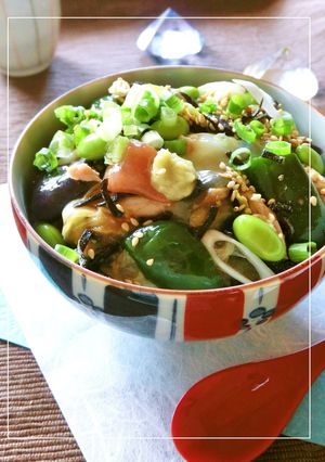 ツナと野菜と卵の塩昆布・梅わさび丼-レシピのメイン写真