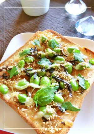 枝豆と梅おかか・塩昆布トースト-レシピのメイン写真