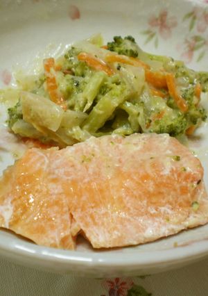 鮭と野菜のホワイトソース添え☆-レシピのメイン写真