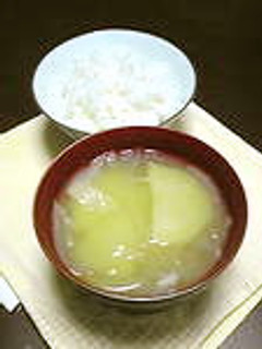 じゃがいもと玉ねぎの味噌汁-レシピのメイン写真