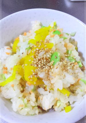 色合いバッチリ！混ぜご飯☆-レシピのメイン写真