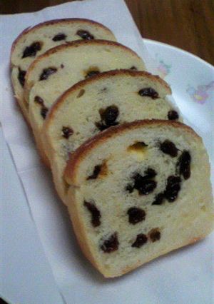 ﾗﾑﾚｰｽﾞﾝ入りﾐﾆ食ﾊﾟﾝ♪-レシピのメイン写真