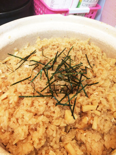 土鍋で炊く旬のタケノコ炊き込みご飯-レシピのメイン写真