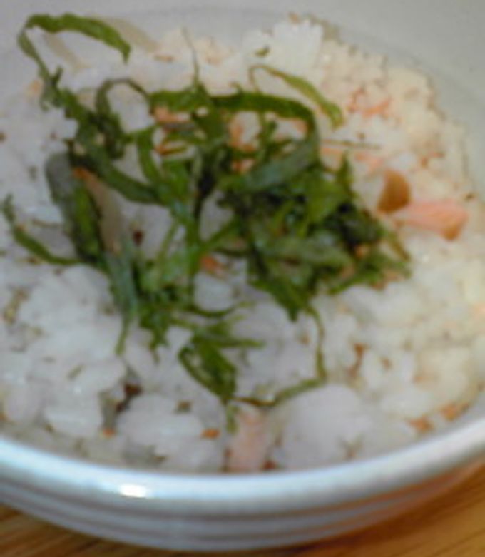 しゃけごはん 鮭の切り身で炊き込みごはん by milktime 【クックパッド】 簡単