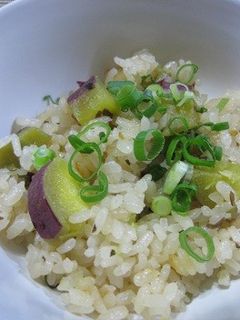 塩昆布とサツマイモの炊き込みご飯-レシピのメイン写真