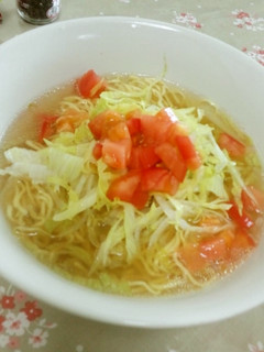 夏のさっぱりサラダ塩ラーメンインスタント-レシピのメイン写真