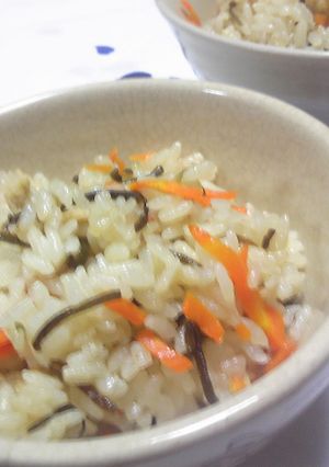 食べたい時が作り時☆塩昆布炊き込みご飯-レシピのメイン写真