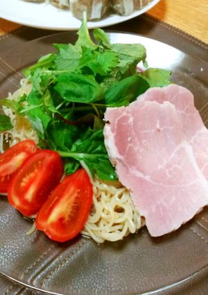 手抜き！？贅沢ハムのサラダ風冷やし中華-レシピのメイン写真