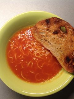 ショートパスタ入りトマトスープ-レシピのメイン写真