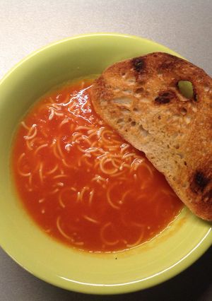 ショートパスタ入りトマトスープ-レシピのメイン写真