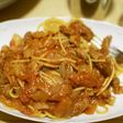 ステーキ肉のミートソースパスタ
