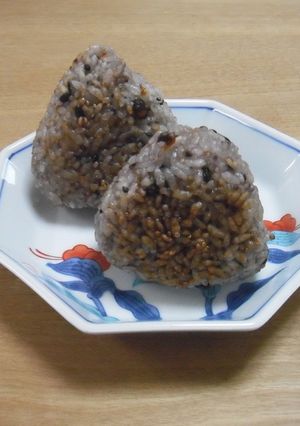 雑穀ご飯でチーズIN焼きおにぎり-レシピのメイン写真