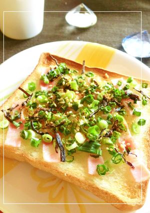 葱とベーコンと塩昆布のレモン風味トースト-レシピのメイン写真