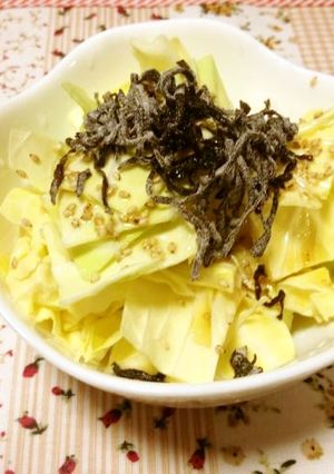超簡単！ざくざくキャベツの塩昆ゴマがけ-レシピのメイン写真
