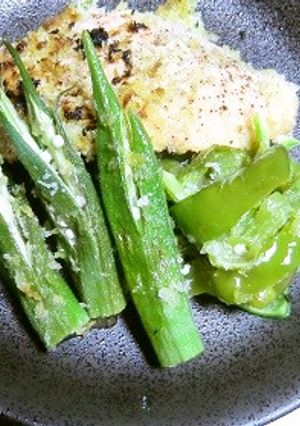 鮭とオクラとピーマンの、パン粉グリル焼き-レシピのメイン写真