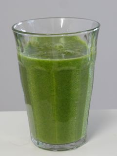 子供も大好き!空芯菜のグリーンスムージー-レシピのメイン写真