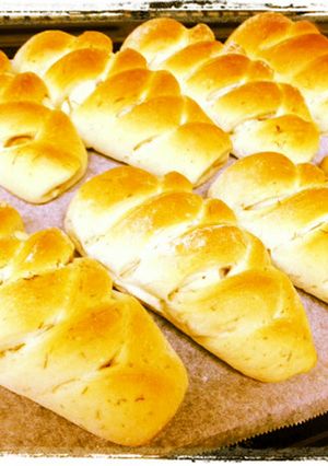 ＊バター不使用＊ハーブ生地ウインナーパン-レシピのメイン写真
